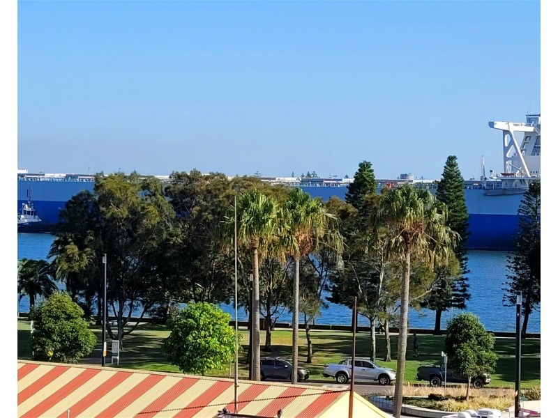 Unit 403/6 Watt Street, Newcastle NSW 2300