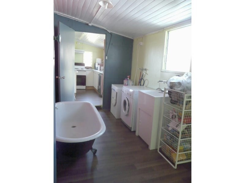 87 Petre, Tenterfield NSW 2372
