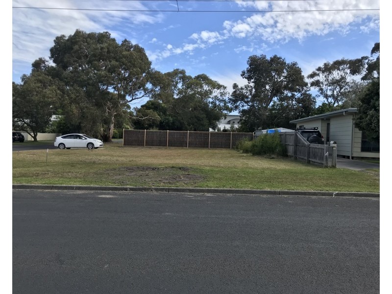 61 Toorak Road, Inverloch VIC 3996