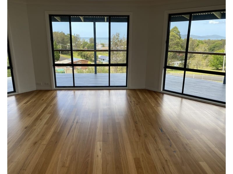 12 Wallaroo Street, Coomba Park NSW 2428