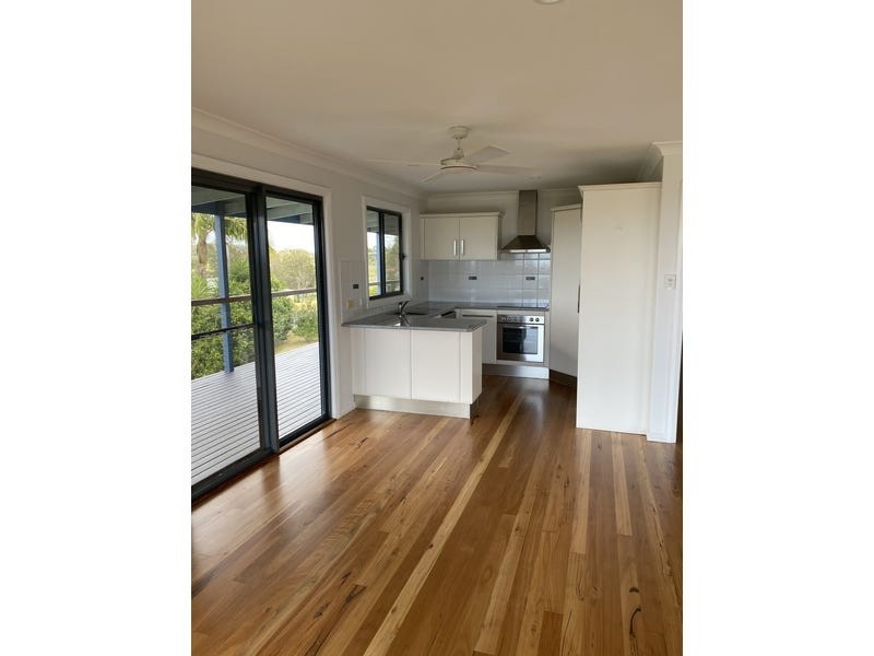 12 Wallaroo Street, Coomba Park NSW 2428