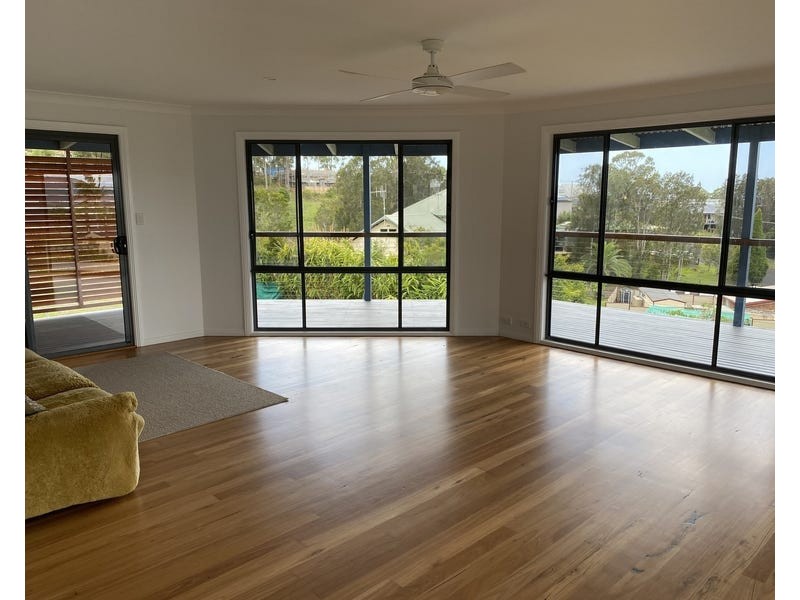 12 Wallaroo Street, Coomba Park NSW 2428