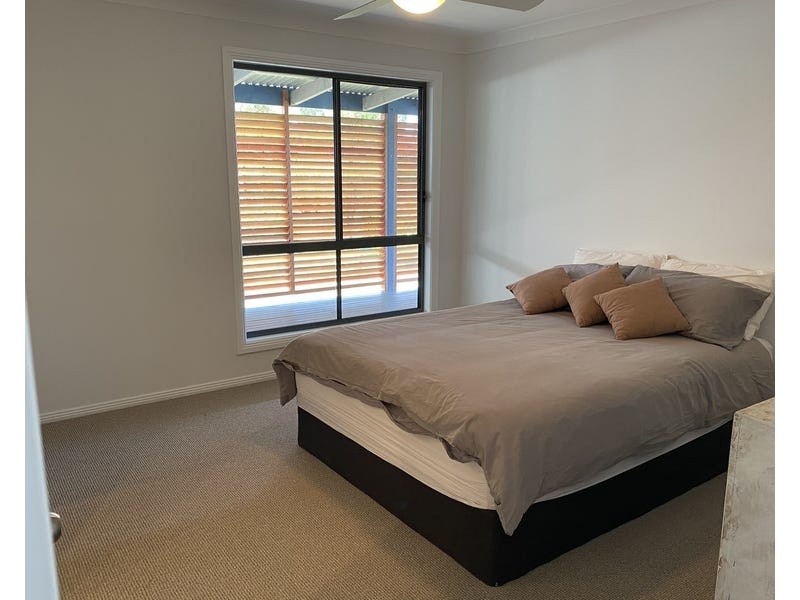 12 Wallaroo Street, Coomba Park NSW 2428