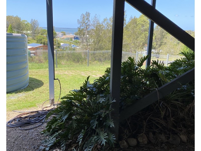 12 Wallaroo Street, Coomba Park NSW 2428