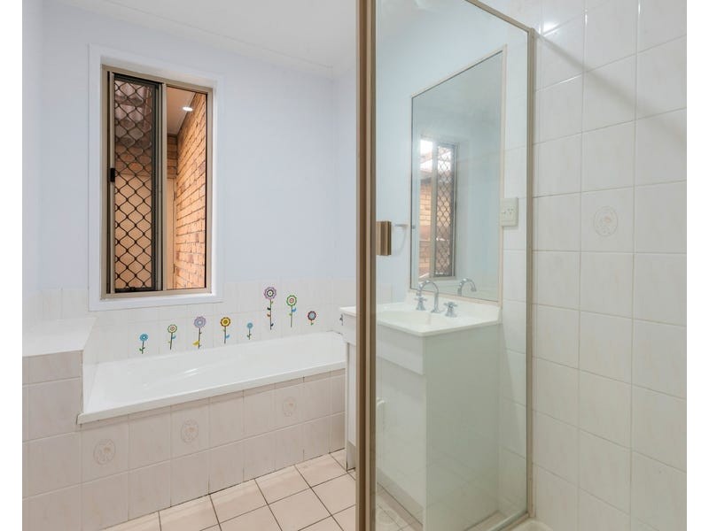 27 Montgomery Drive, Wellington Point QLD 4160