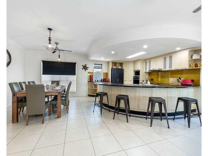 31 Victor Avenue, Glenella QLD 4740