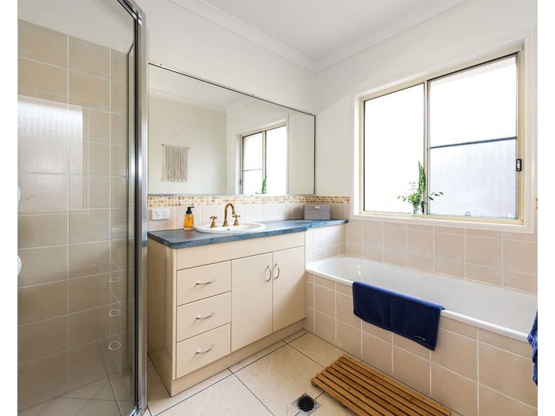 31 Victor Avenue, Glenella QLD 4740