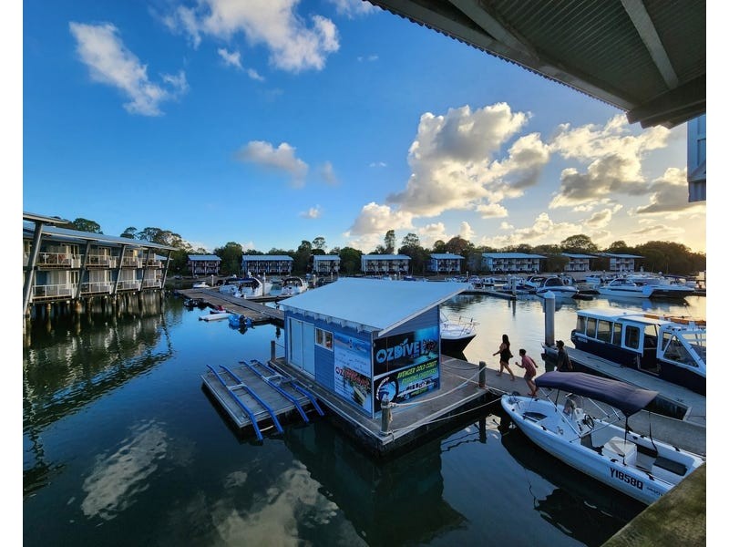 1 Island Street, South Stradbroke QLD 4216