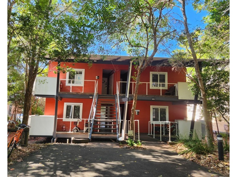 1 Island Street, South Stradbroke QLD 4216