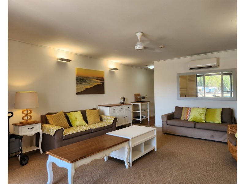 1 Island Street, South Stradbroke QLD 4216