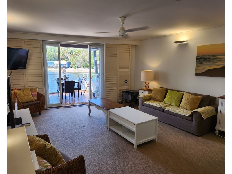 1 Island Street, South Stradbroke QLD 4216