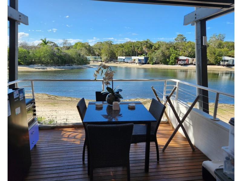 1 Island Street, South Stradbroke QLD 4216