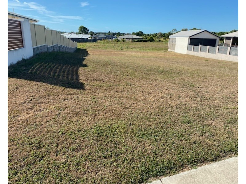 12 Silk Road, Bowen QLD 4805