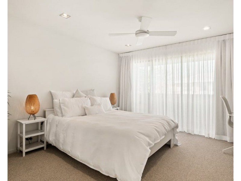 2 Shore Crescent, Bulimba QLD 4171