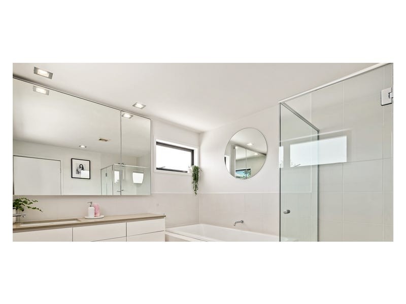 2 Shore Crescent, Bulimba QLD 4171