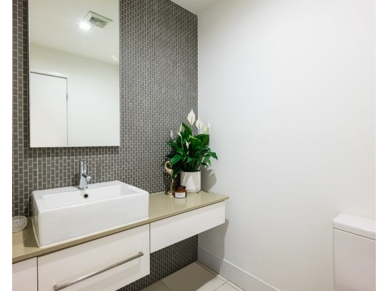 2 Shore Crescent, Bulimba QLD 4171