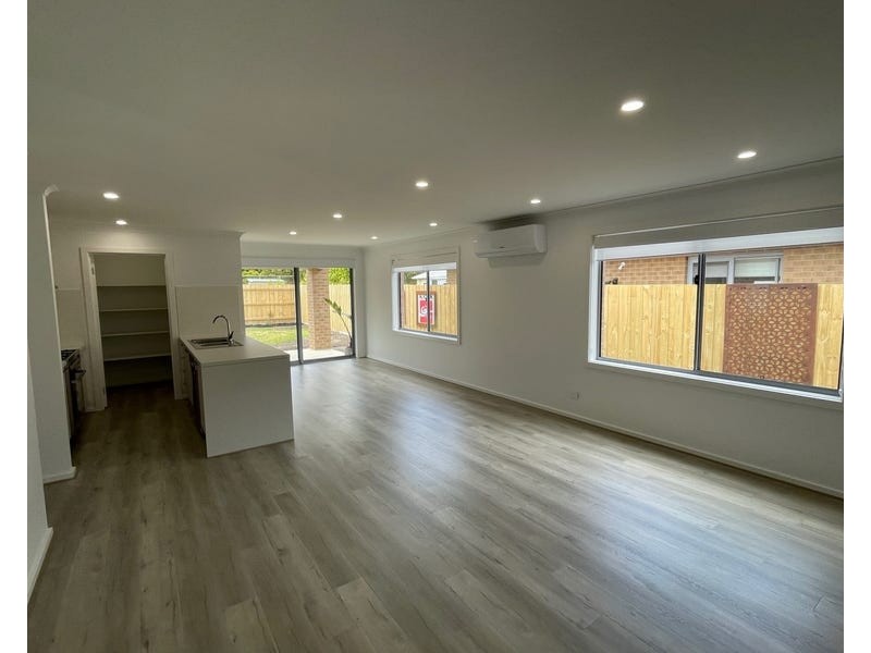 5 White Court, Eagle Point VIC 3878