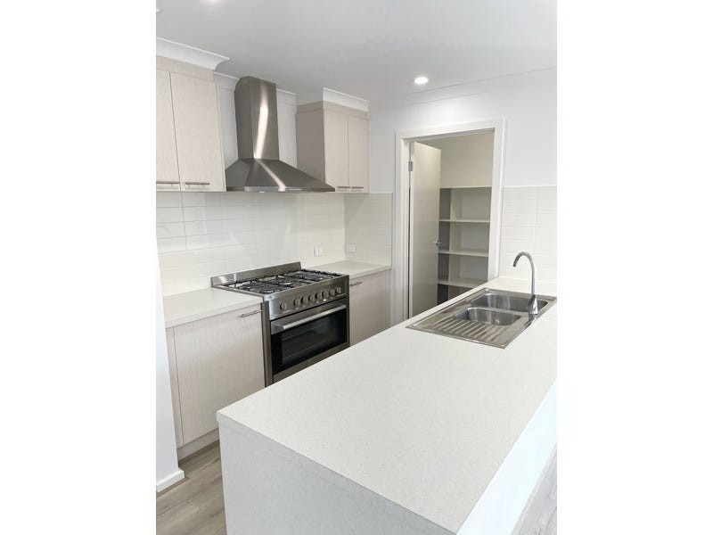 5 White Court, Eagle Point VIC 3878