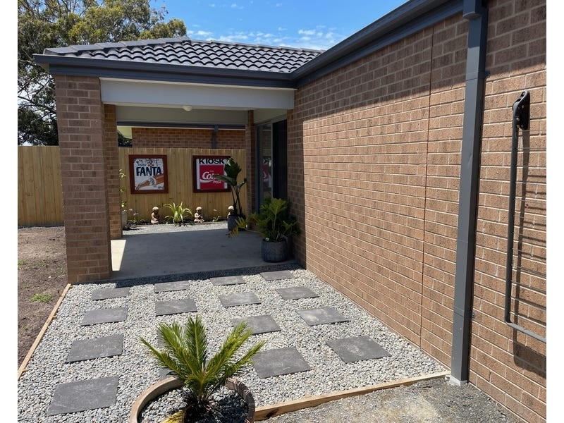 5 White Court, Eagle Point VIC 3878