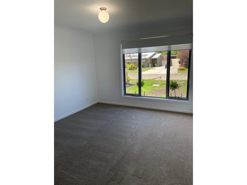 5 White Court, Eagle Point VIC 3878