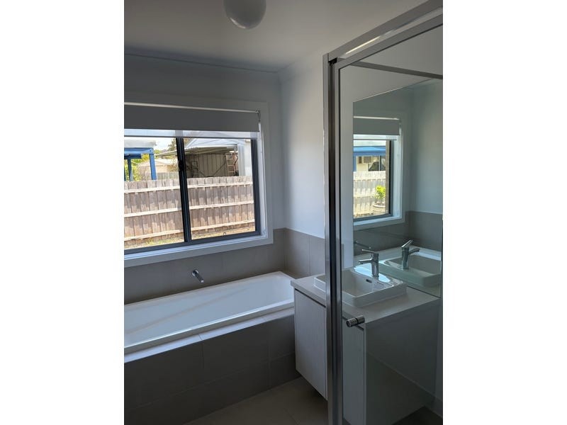 5 White Court, Eagle Point VIC 3878