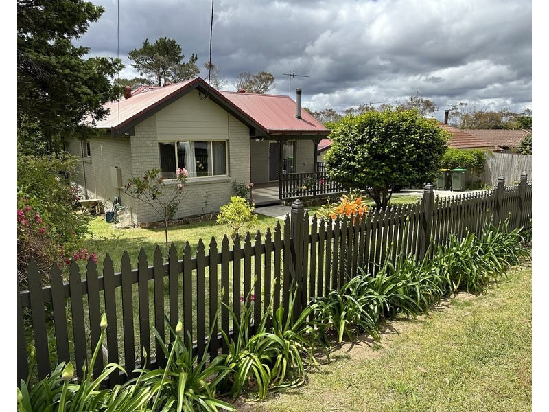 24 Seventh Avenue, Katoomba NSW 2780