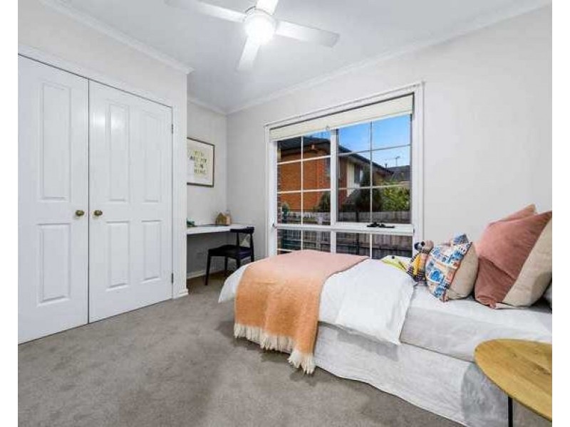 2/27 Jordan Grove, Glen Waverley VIC 3150