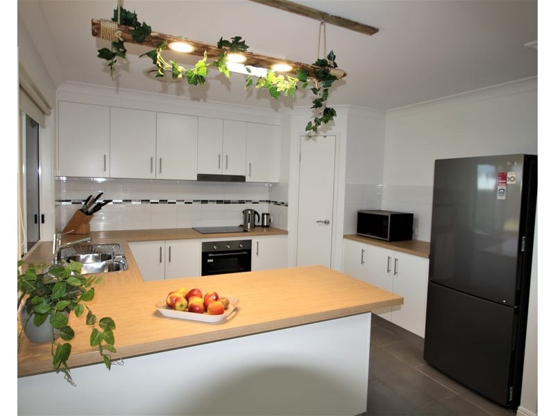 53 Briffney street, Kirkwood QLD 4680