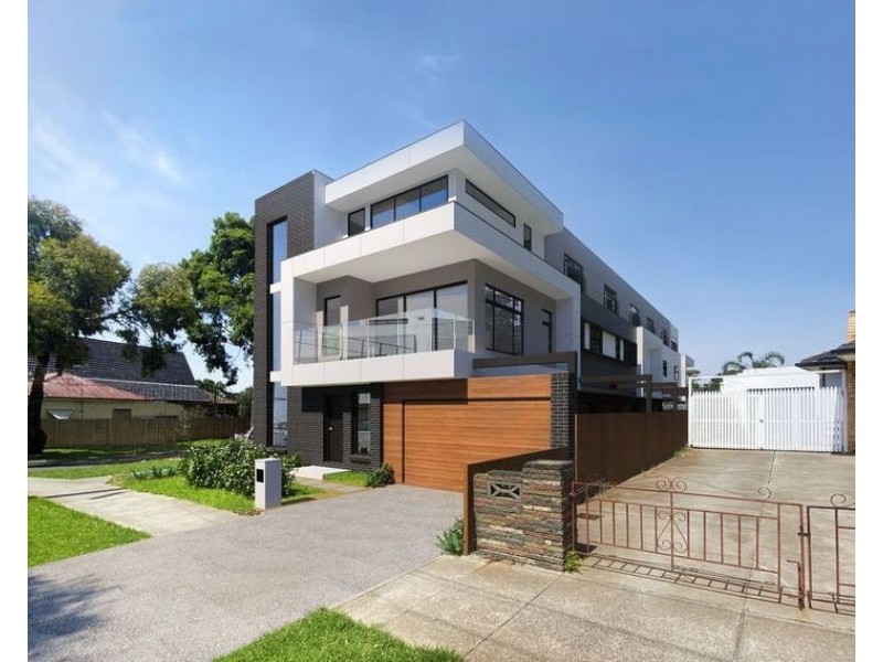 7 West Esplanade, St Albans VIC 3021