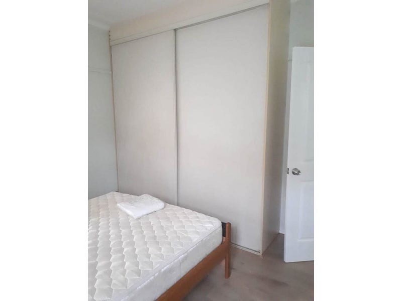 15 Ralph Street, Westmead NSW 2145