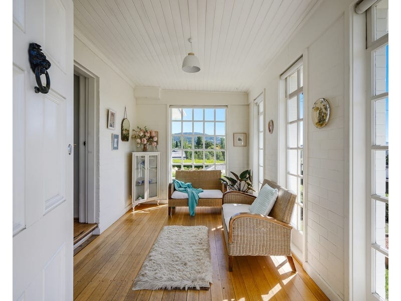 3 ILFRACOMBE CRESCENT, Sandy Bay TAS 7005