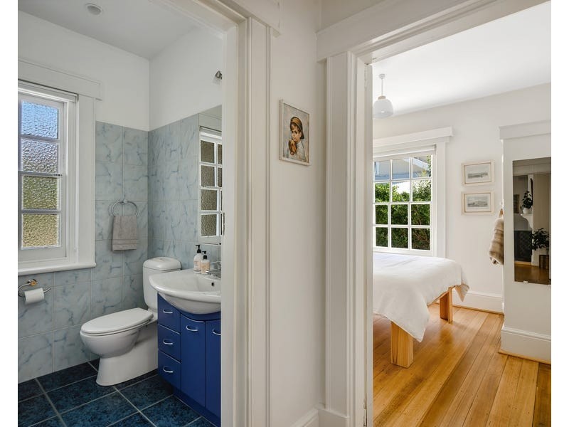 3 ILFRACOMBE CRESCENT, Sandy Bay TAS 7005