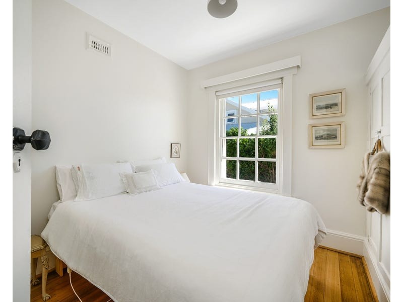 3 ILFRACOMBE CRESCENT, Sandy Bay TAS 7005