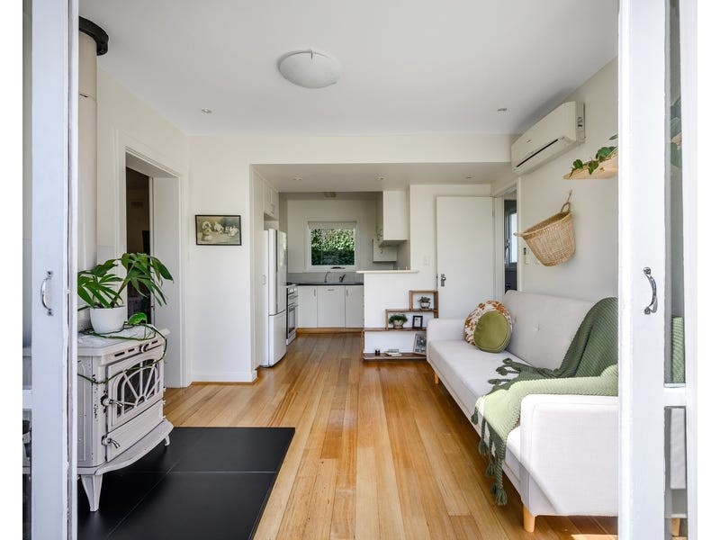 3 ILFRACOMBE CRESCENT, Sandy Bay TAS 7005