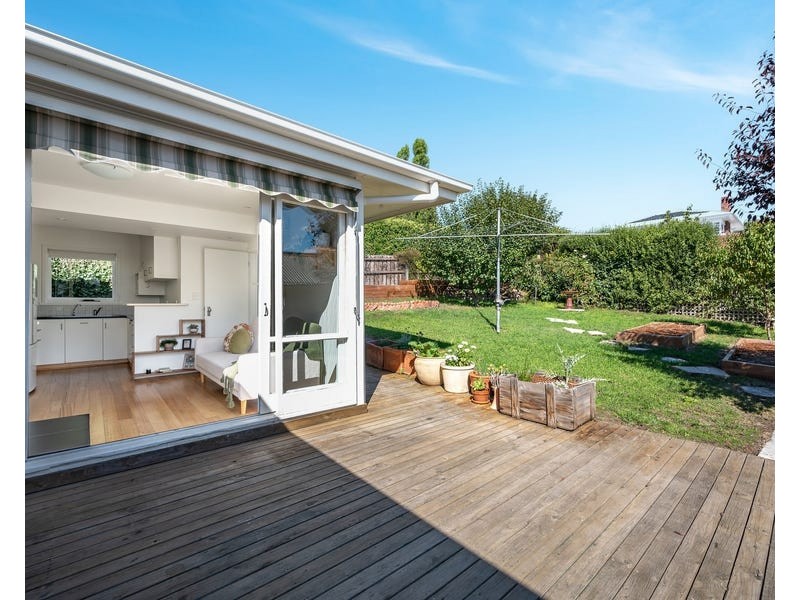 3 ILFRACOMBE CRESCENT, Sandy Bay TAS 7005