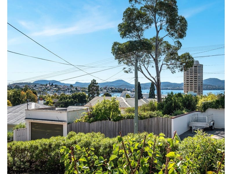 3 ILFRACOMBE CRESCENT, Sandy Bay TAS 7005