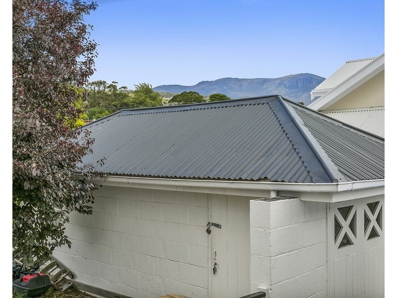 3 ILFRACOMBE CRESCENT, Sandy Bay TAS 7005
