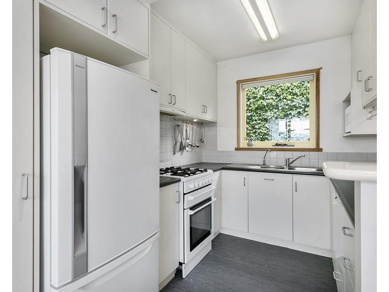 3 ILFRACOMBE CRESCENT, Sandy Bay TAS 7005