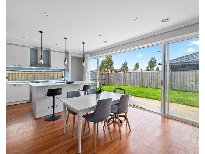39 BURSA DR, Wyndham Vale VIC 3024