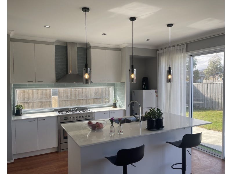 39 BURSA DR, Wyndham Vale VIC 3024