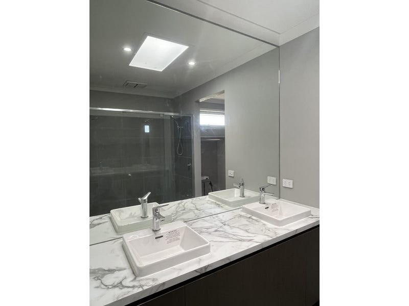 39 BURSA DR, Wyndham Vale VIC 3024