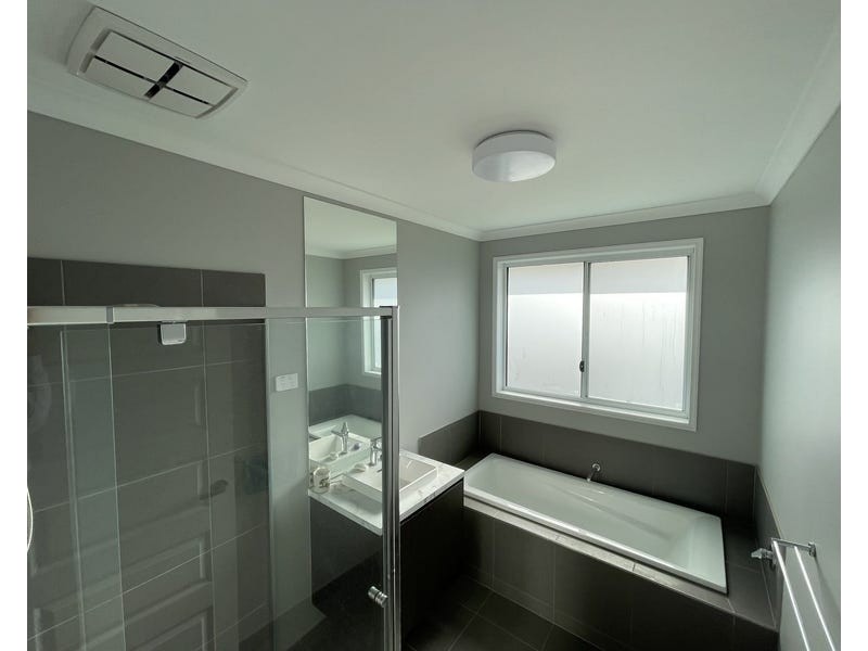 39 BURSA DR, Wyndham Vale VIC 3024