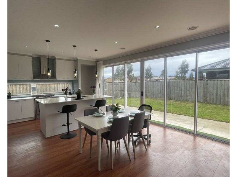 39 BURSA DR, Wyndham Vale VIC 3024