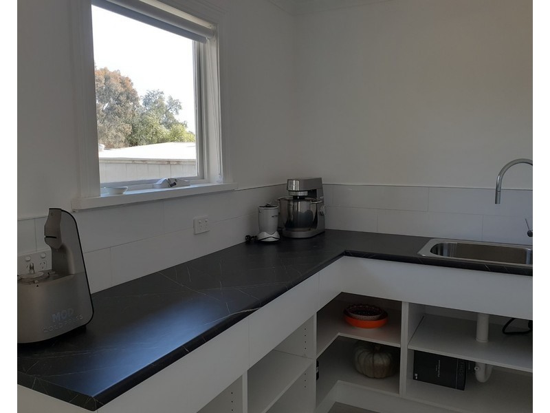 8 Bull  Street, Castlemaine VIC 3450