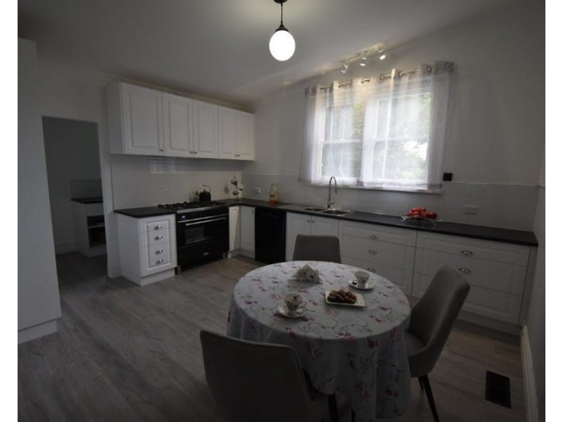 8 Bull  Street, Castlemaine VIC 3450