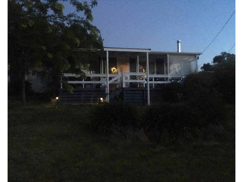 13 Trout Stream Way, Macs Cove VIC 3723