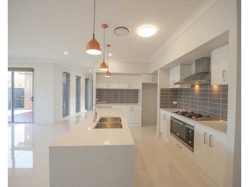 13 Kamira Road, Wadalba NSW 2259