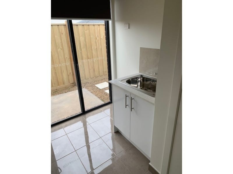 Lot 450 Whiteside Street, Beveridge VIC 3753