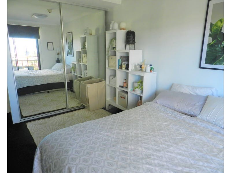 809/32 Surf Parade, Broadbeach QLD 4218