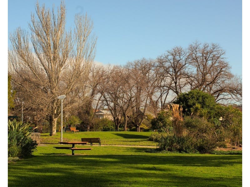 37 Macgregor St, Malvern East VIC 3145